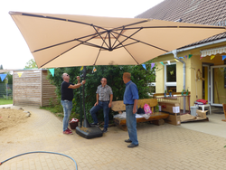 2020-07-06 Sonnenschirm Kindergarten_4.JPG