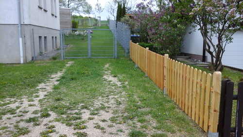 2020-05 Zaun Bürgerhaus.jpg