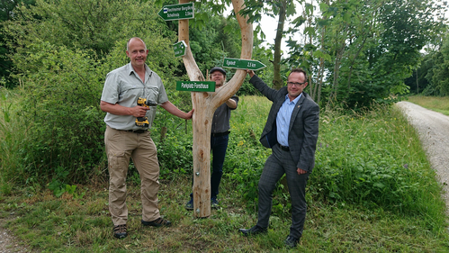 2021-07-01 Wegweiser Forshaus Riechheimer Berg.JPG