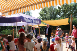 2021-07-23 OB Eis im KIndergarten_2.JPG